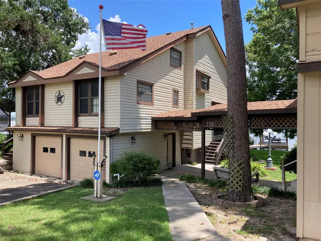 $2,750 | 554 Harbor Drive, Onalaska, TX 77360