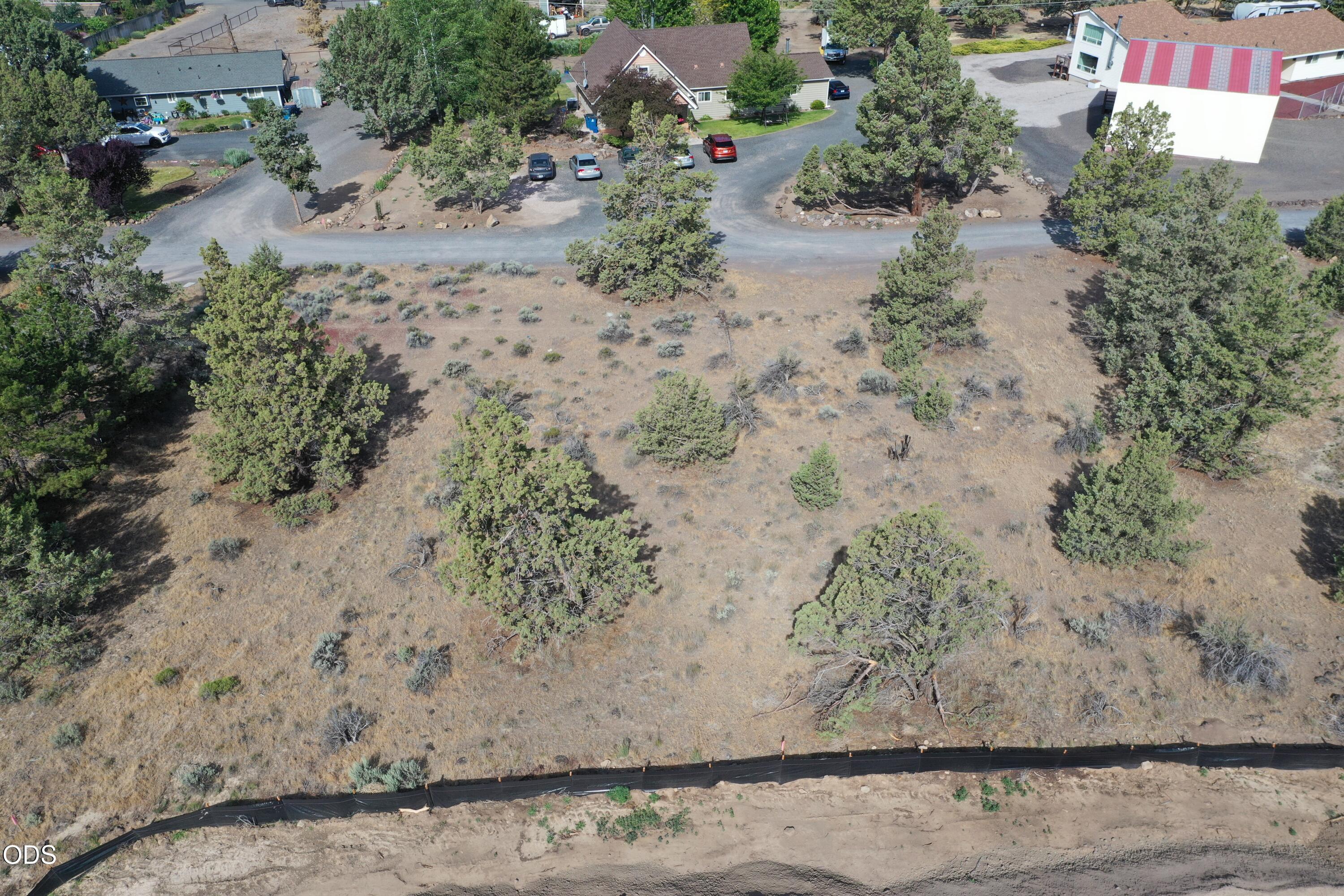 3288 Southwest 46th Street Redmond, OR 97756 - Photo 15 of 17