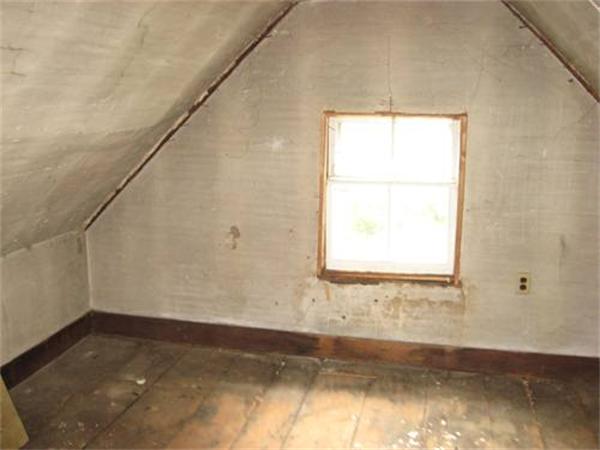 114 River Road Merrimac, MA 01860 - Photo 26 of 30 an empty room with a window