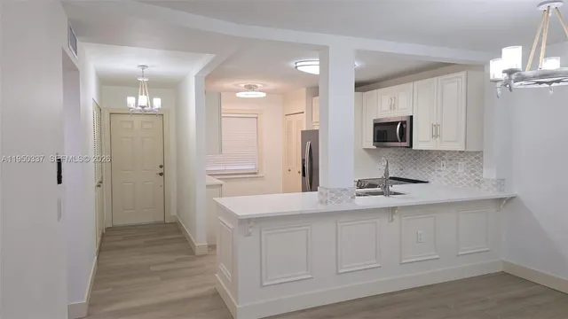 $174,900 | 370 Northwest 76th Avenue, Unit 204, Margate, FL 33063