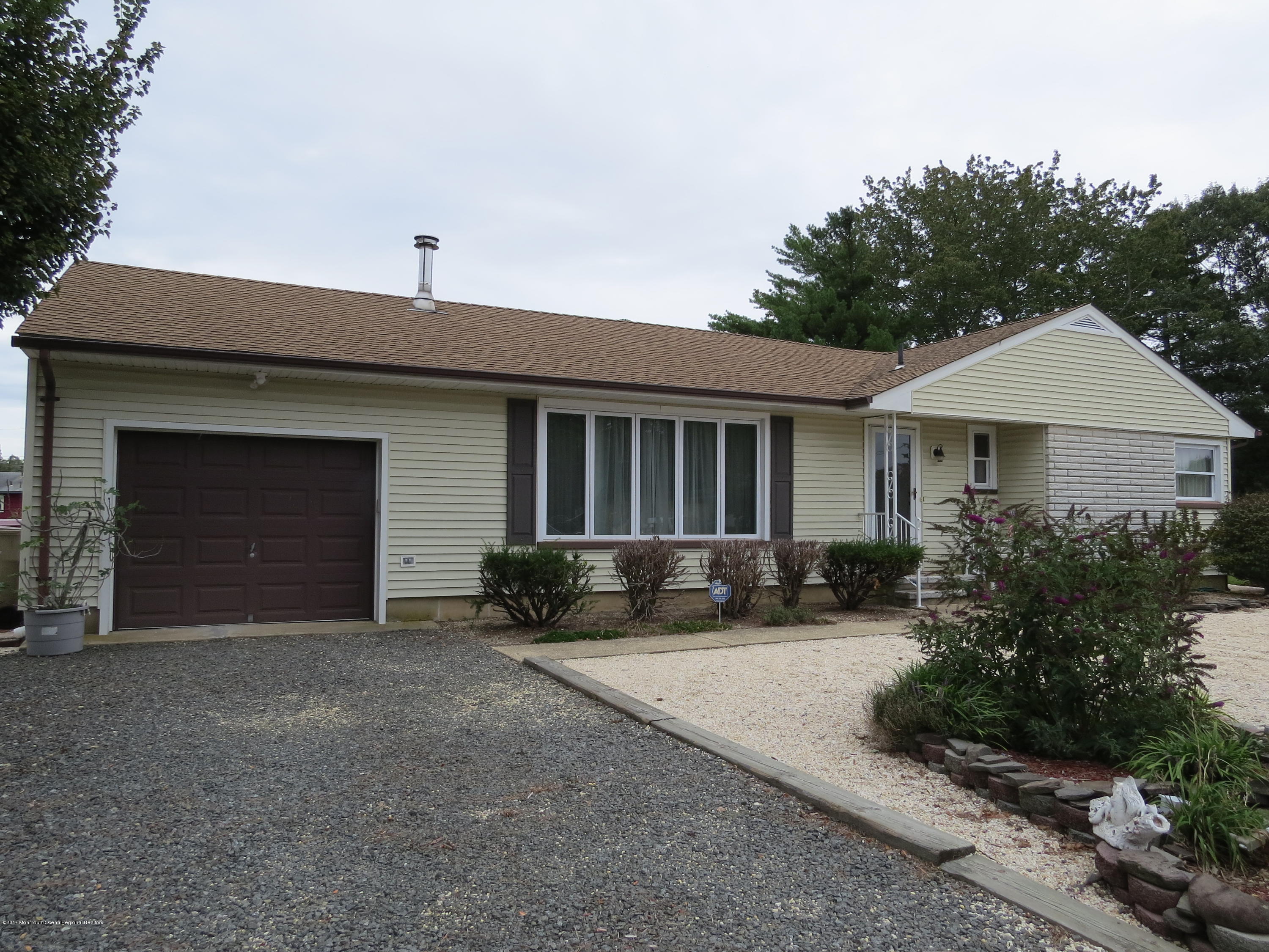 27 North Island Road Bayville, NJ 08721 - Photo 4 of 24 IMG_0466