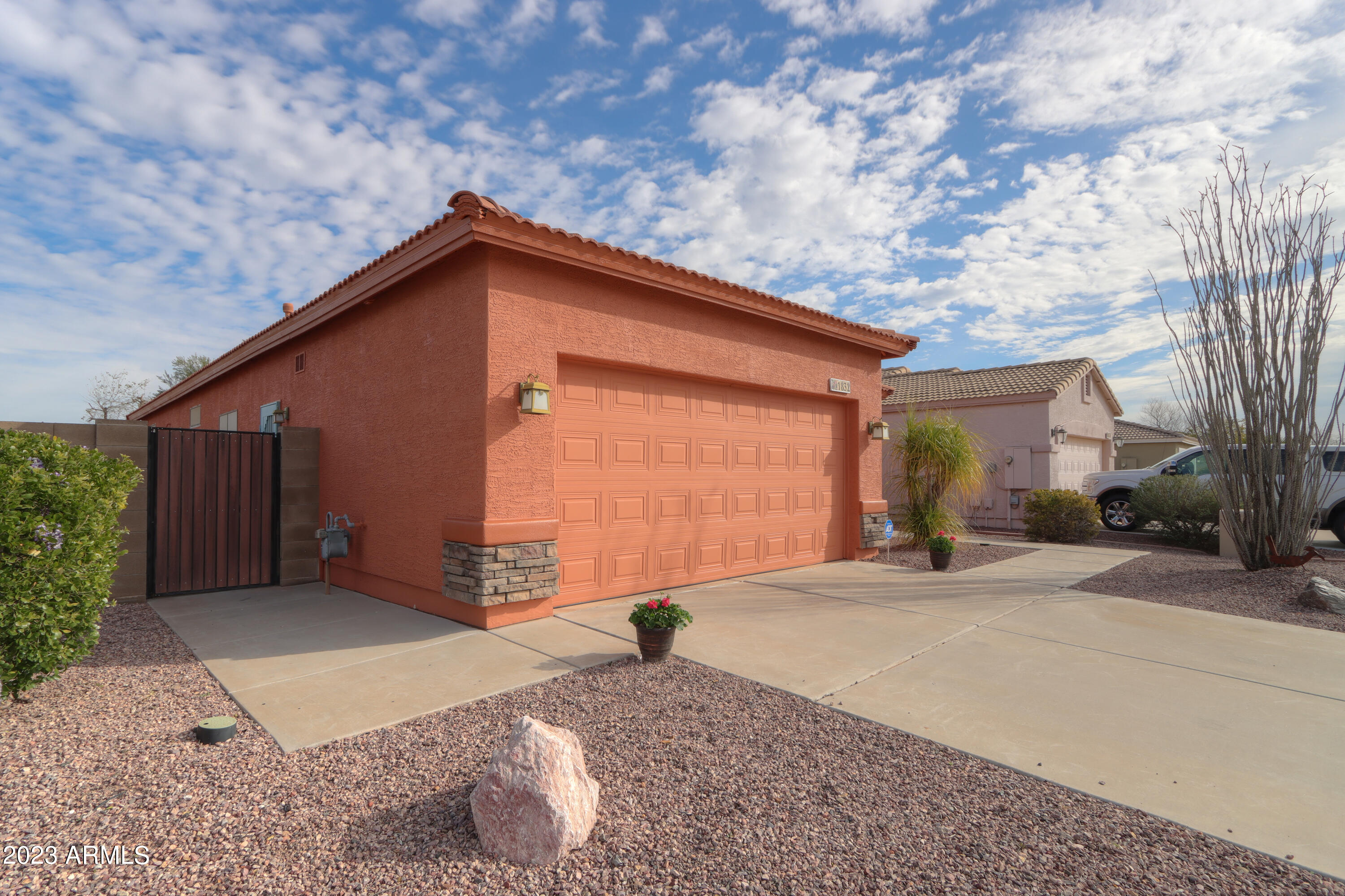 1832 East Sycamore Road Casa Grande, AZ 85122 - Photo 5 of 32 Side Gate