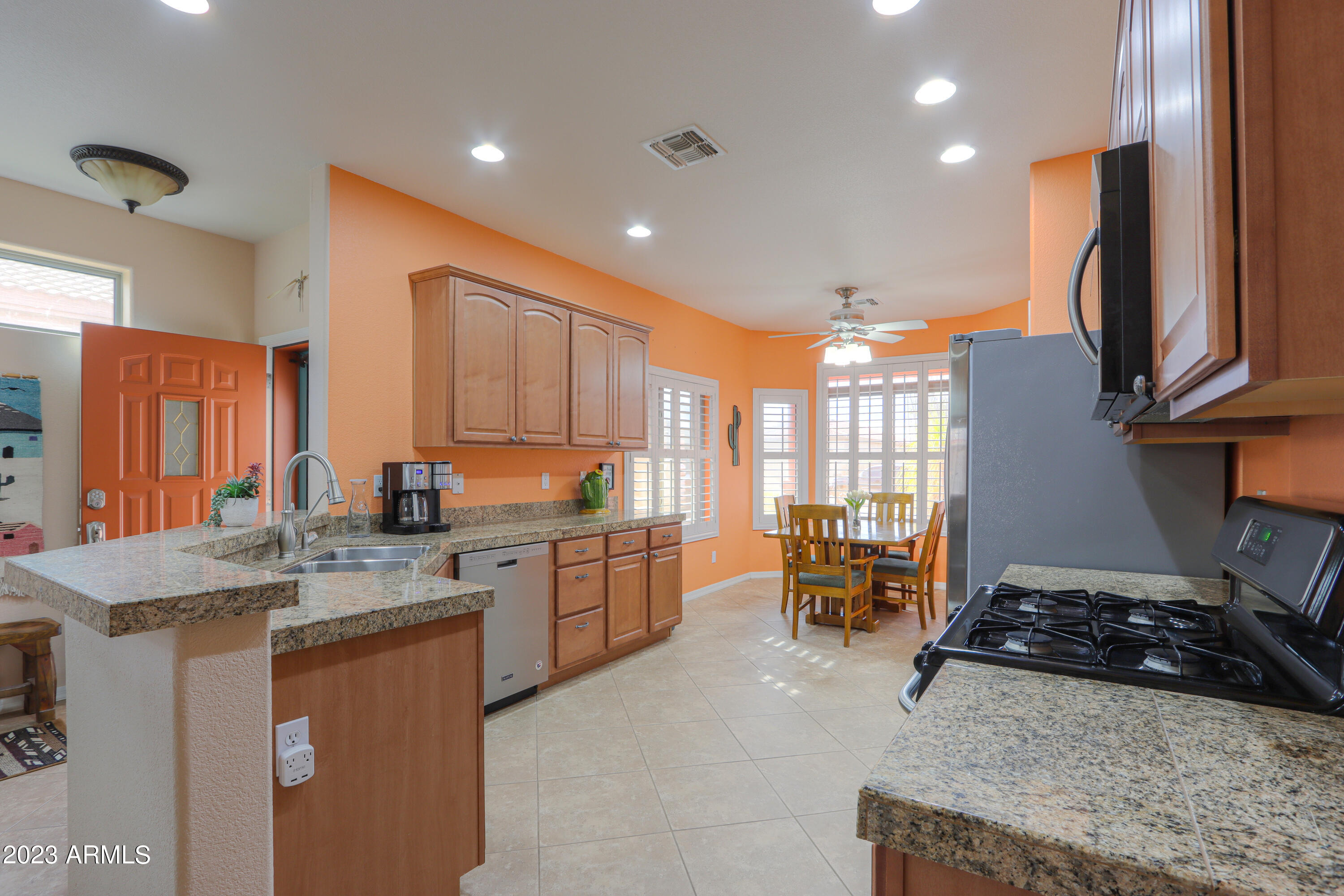 1832 East Sycamore Road Casa Grande, AZ 85122 - Photo 9 of 32 Inviting Kitchen