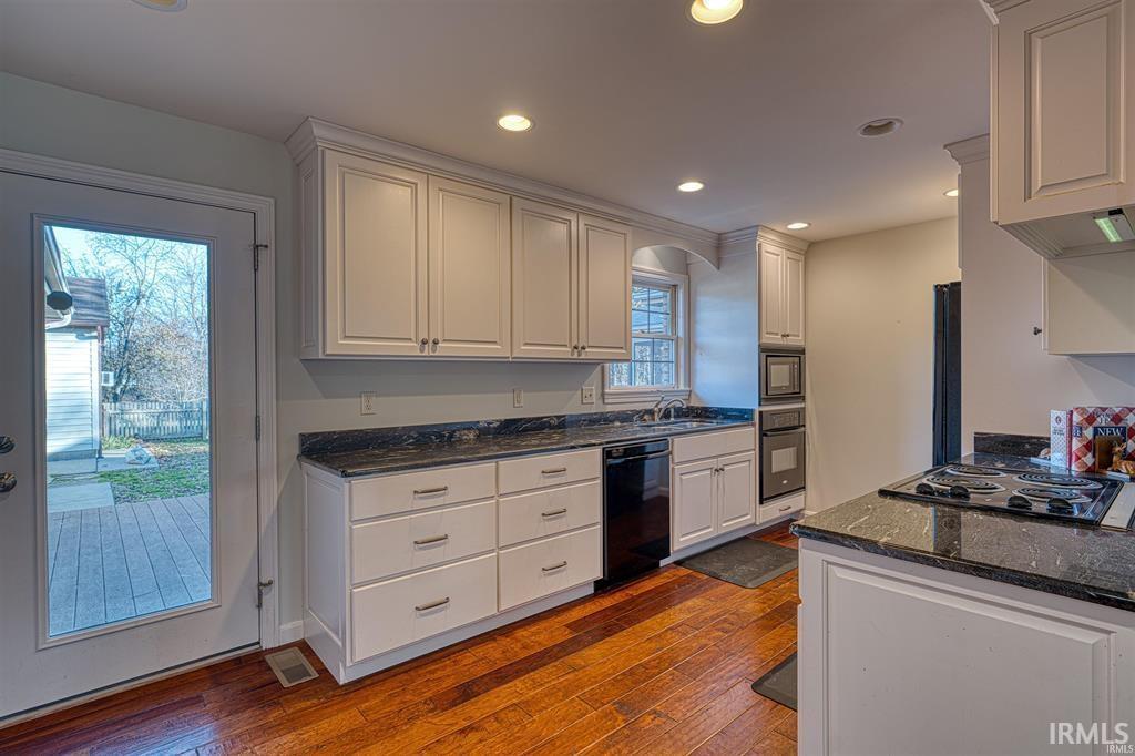 2923 West Mill Road Evansville, IN 47720 - Photo 4 of 22