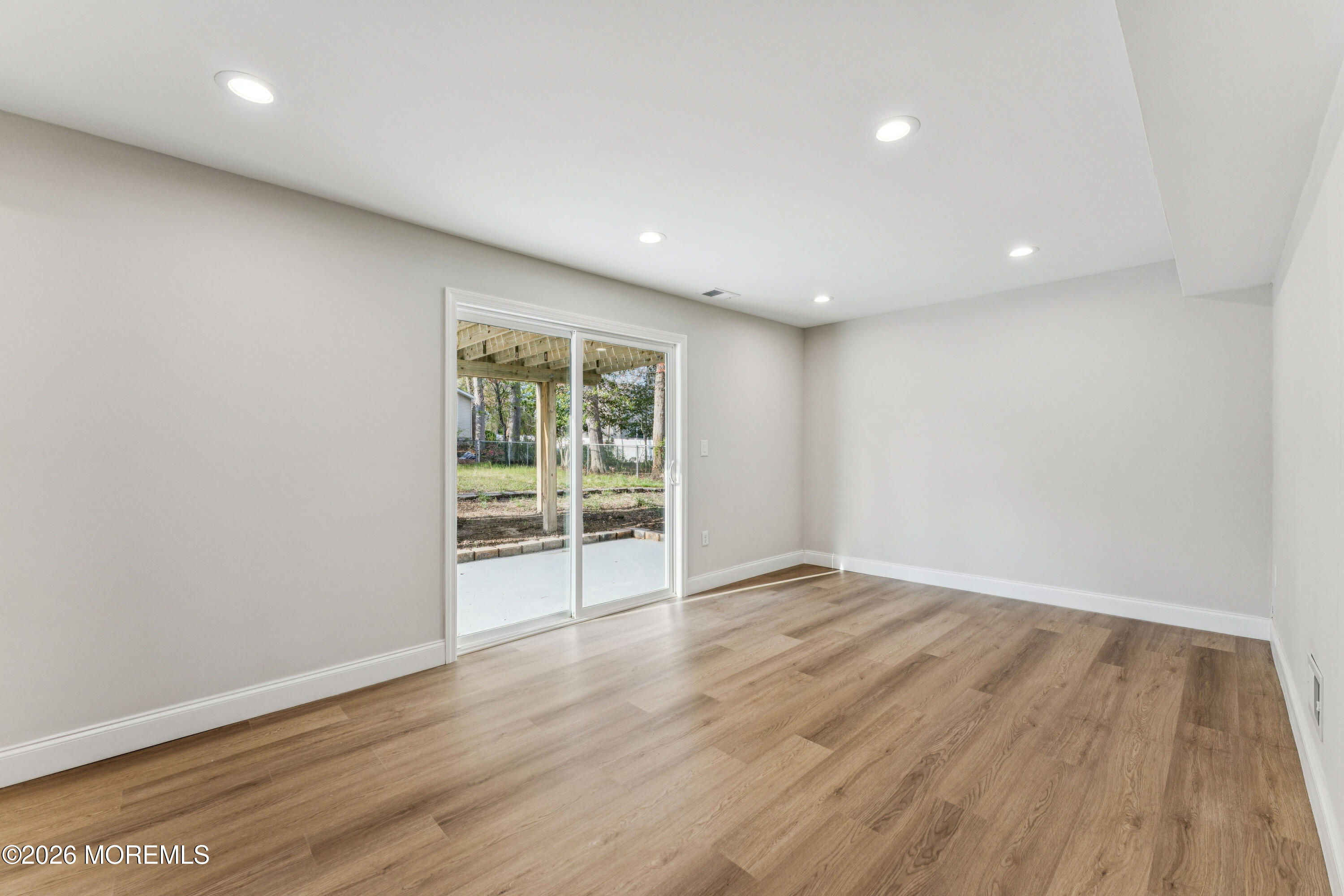 886 Raleigh Drive Toms River, NJ 08753 - Photo 23 of 43 photos_high_resolution_190Hommati