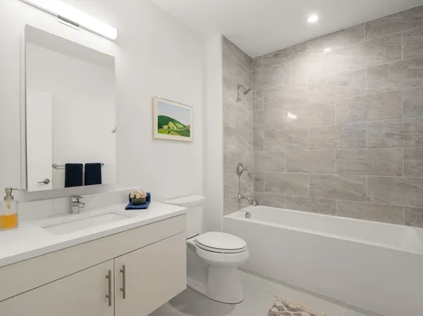 $1,175,000 | 1151 Walnut Street, Unit 201, Newton, MA 02461