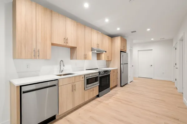 $1,175,000 | 1151 Walnut Street, Unit 201, Newton, MA 02461