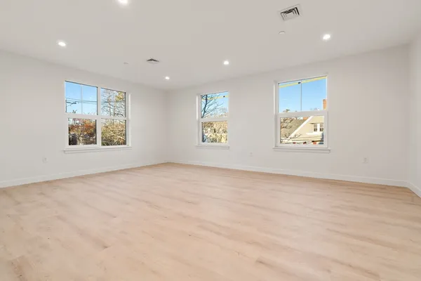 $1,175,000 | 1151 Walnut Street, Unit 201, Newton, MA 02461