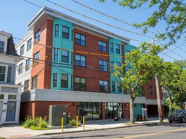 $1,175,000 | 1151 Walnut Street, Unit 201, Newton, MA 02461