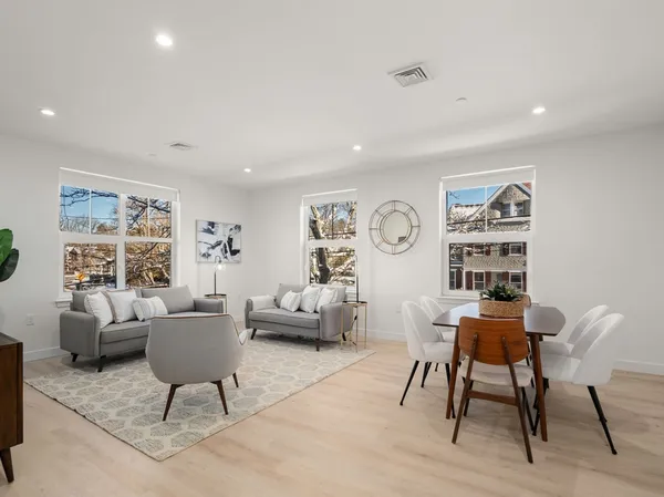 $1,175,000 | 1151 Walnut Street, Unit 201, Newton, MA 02461