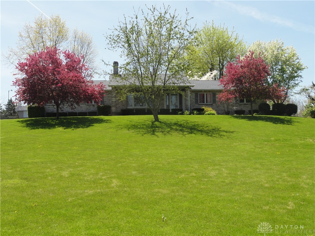 8464 Chambersburg Road Huber Heights, OH 45424 - Photo 2 of 44