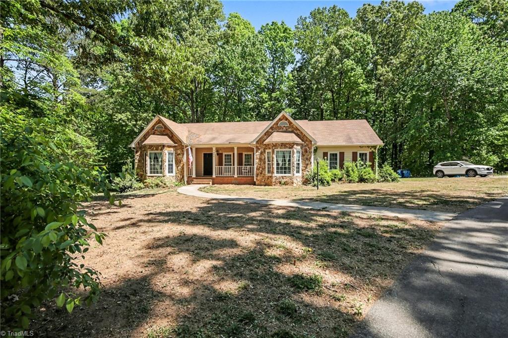 7802 High Meadows Road Greensboro, NC 27455 - Photo 4 of 50