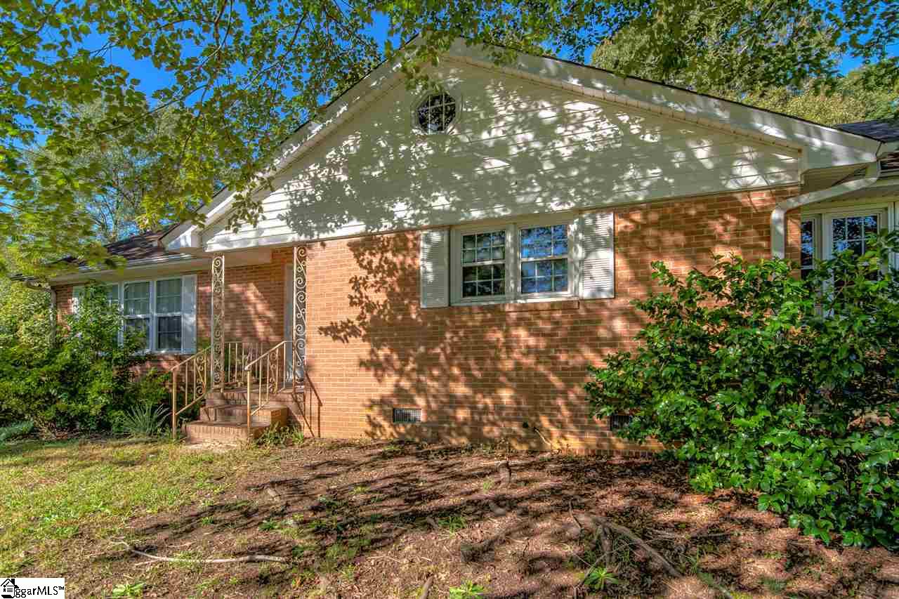 131 Abercrombie Road Gray Court, SC 29645 - Photo 11 of 36