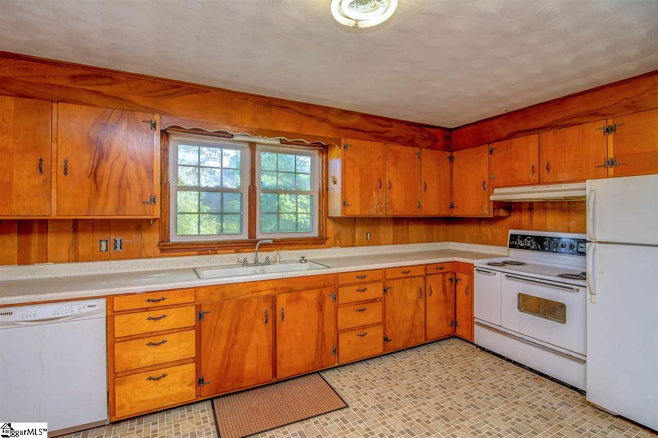 131 Abercrombie Road Gray Court, SC 29645 - Photo 21 of 36