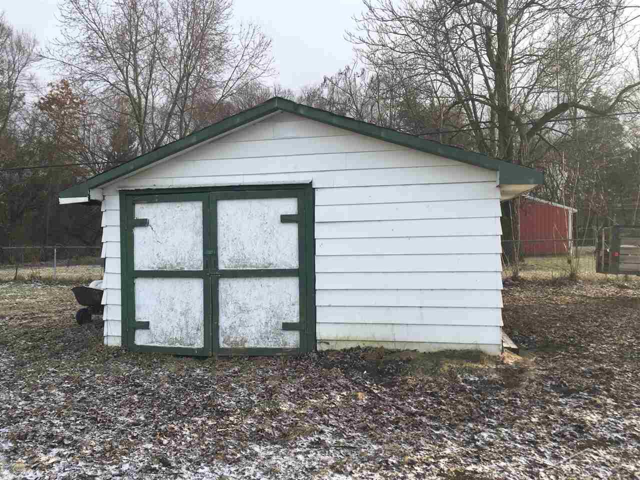 9256 North Seymour Road Montrose, MI 48457 - Photo 5 of 18 31311628-4.JPG