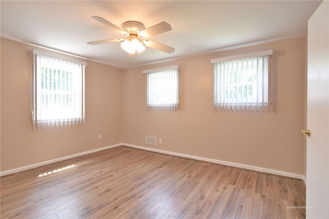 50 Graybar Road Warwick, RI 02888 - Photo 14 of 29
