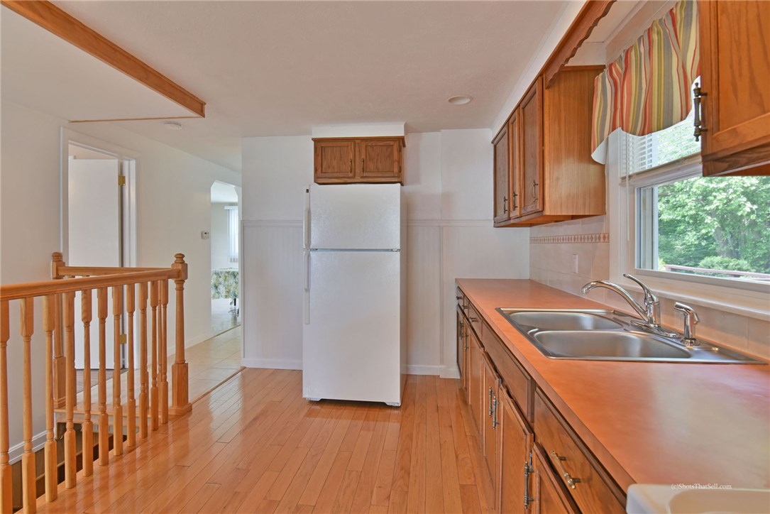 50 Graybar Road Warwick, RI 02888 - Photo 4 of 29