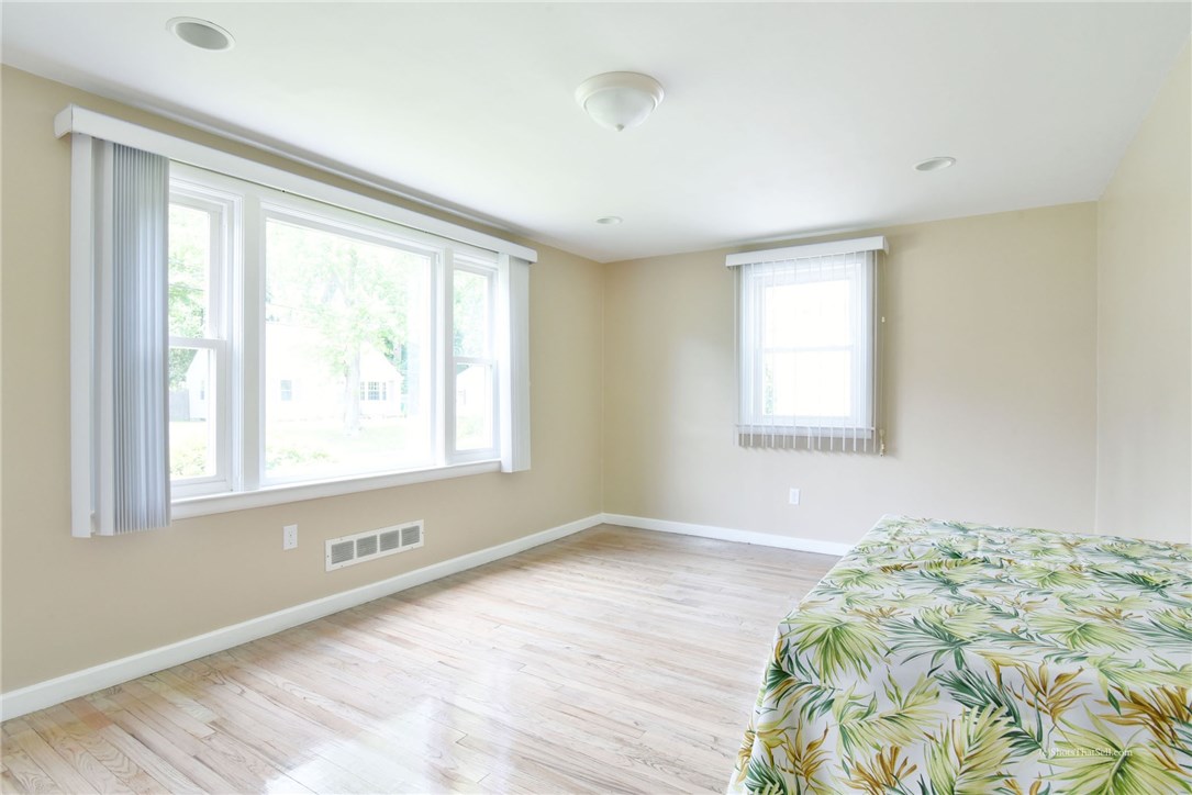 50 Graybar Road Warwick, RI 02888 - Photo 6 of 29
