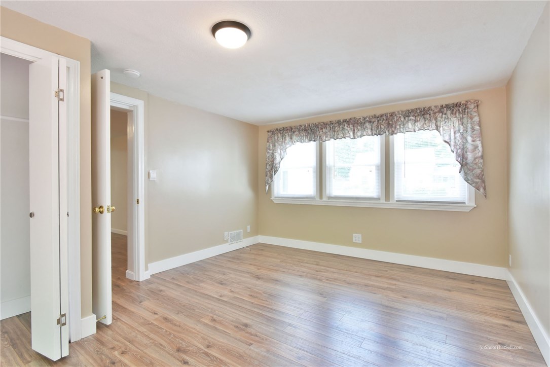50 Graybar Road Warwick, RI 02888 - Photo 10 of 29