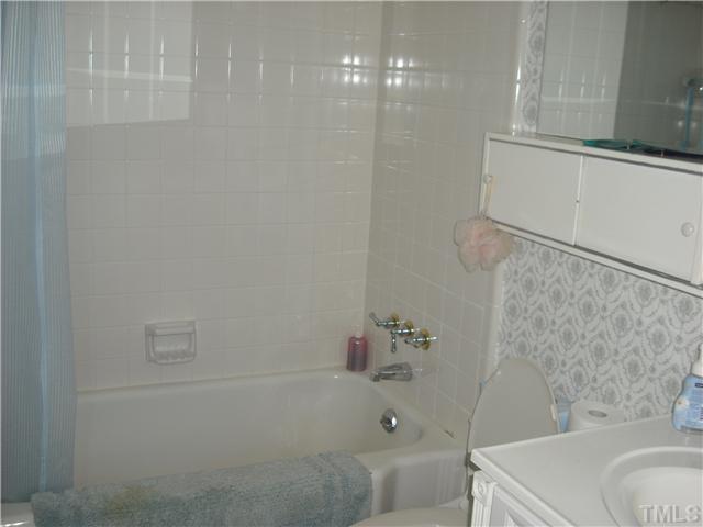 218 Baggett Avenue Raleigh, NC 27604 - Photo 6 of 9
