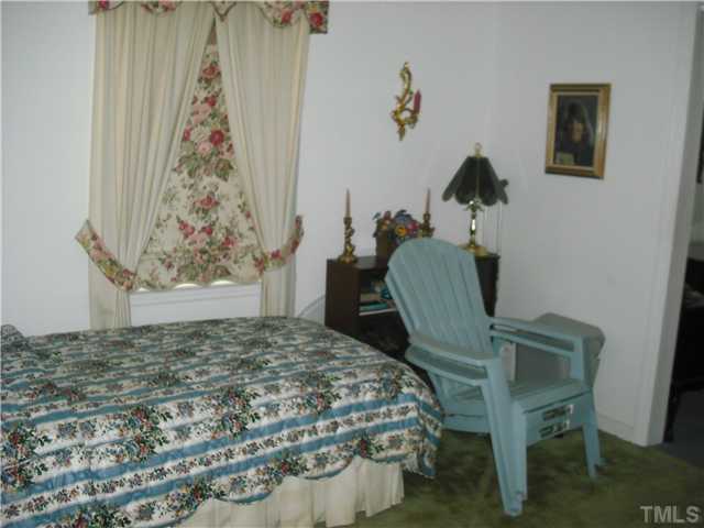 218 Baggett Avenue Raleigh, NC 27604 - Photo 7 of 9