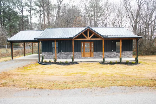 $199,900 | 279 Oakgrove Road, Selmer, TN 38375