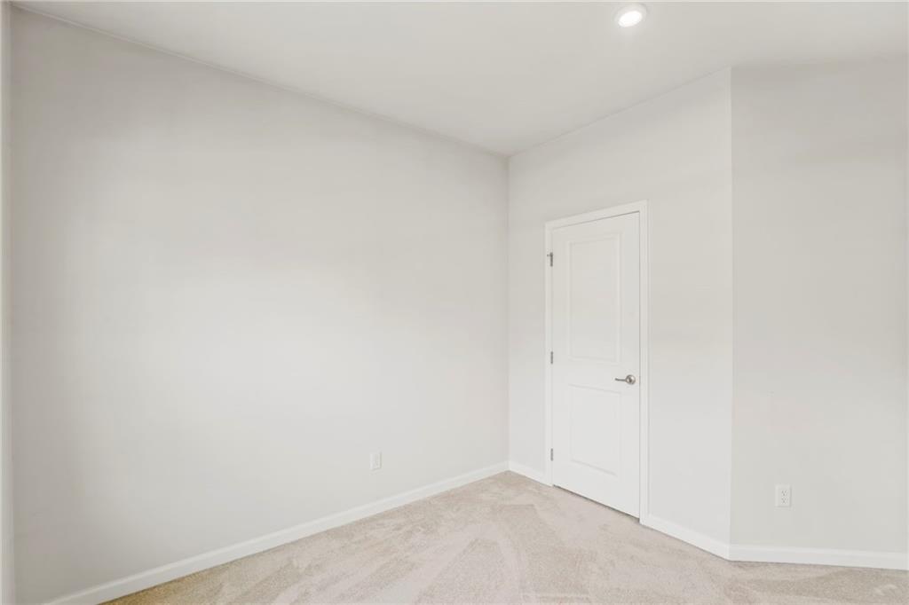 327 Crossing Drive Eighty Four, PA 15330 - Photo 23 of 34 a view of small space