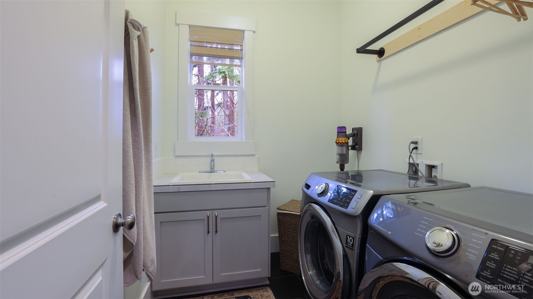 629 Field Place Northeast Renton, WA 98059 - Photo 6 of 37 a utility room with dryer and washer