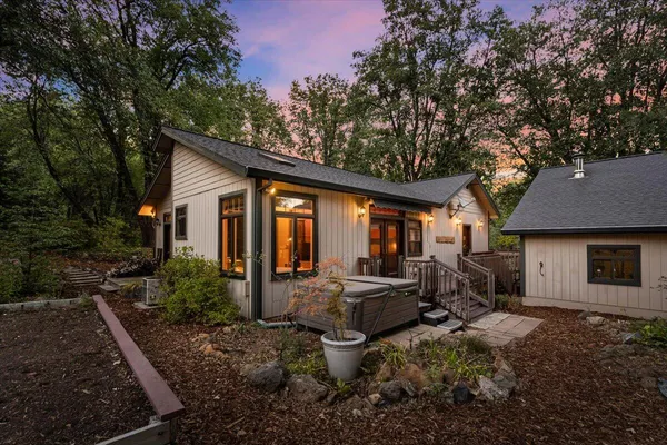 $899,900 | 815 Quail Court, McCloud, CA 96057