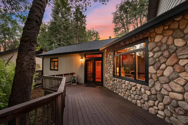 $899,900 | 815 Quail Court, McCloud, CA 96057