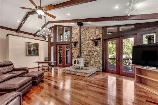 $899,900 | 815 Quail Court, McCloud, CA 96057