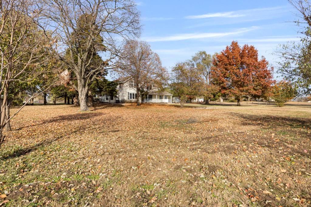 2139 Jayhawk Road Fort Scott, KS 66701 - Photo 4 of 45