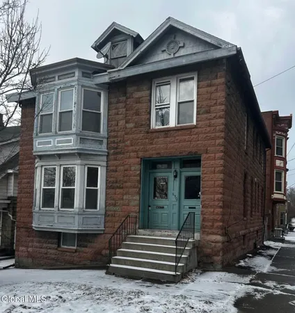 $2,400 | 850 Peoples Avenue, Unit 2, Troy, NY 12180
