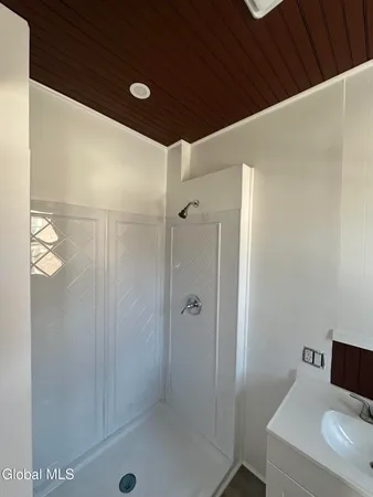 $2,400 | 850 Peoples Avenue, Unit 2, Troy, NY 12180