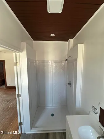 $2,400 | 850 Peoples Avenue, Unit 2, Troy, NY 12180
