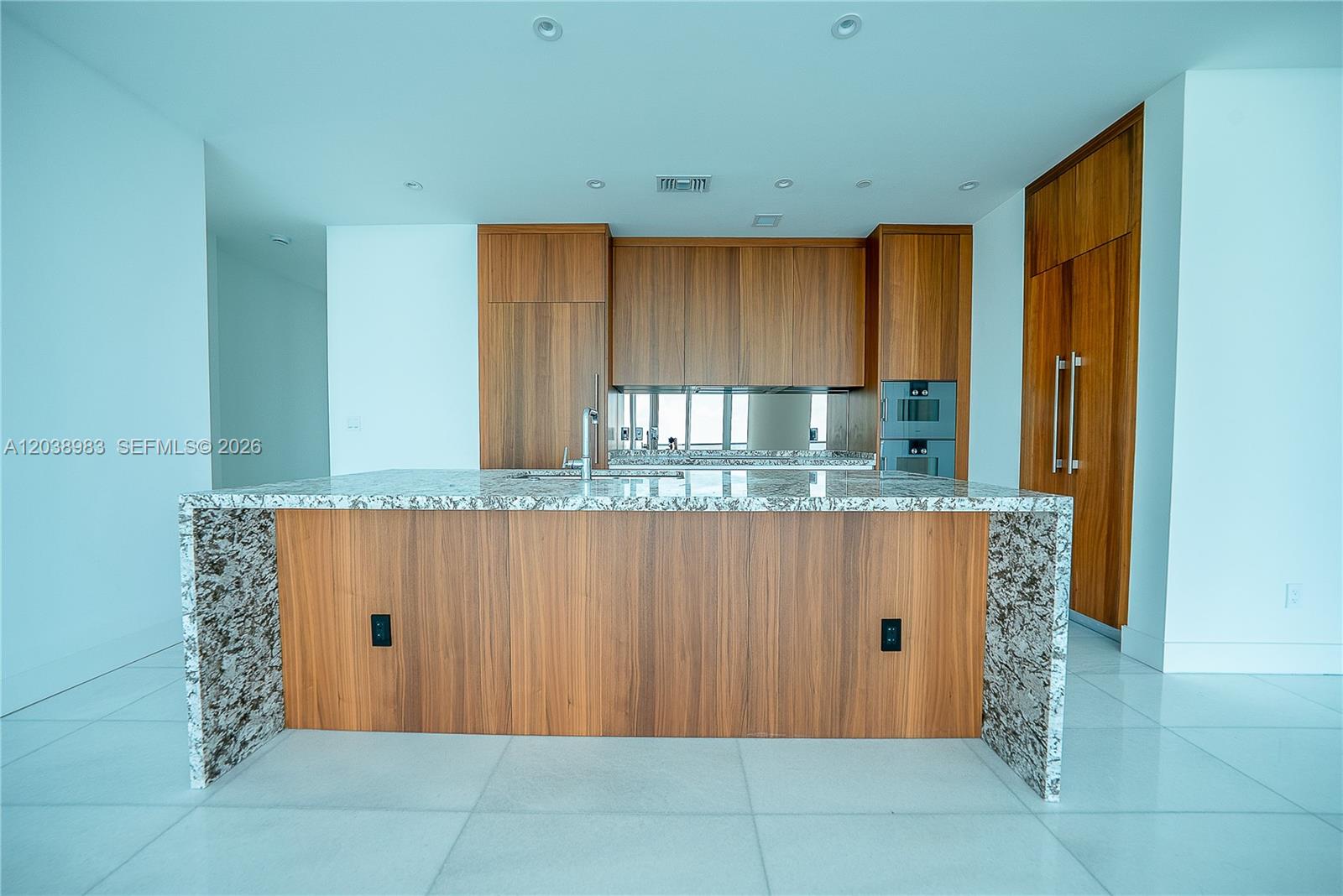 175 Southeast 25th Road, Unit 2703 Miami, FL 33129 - Photo 16 of 24