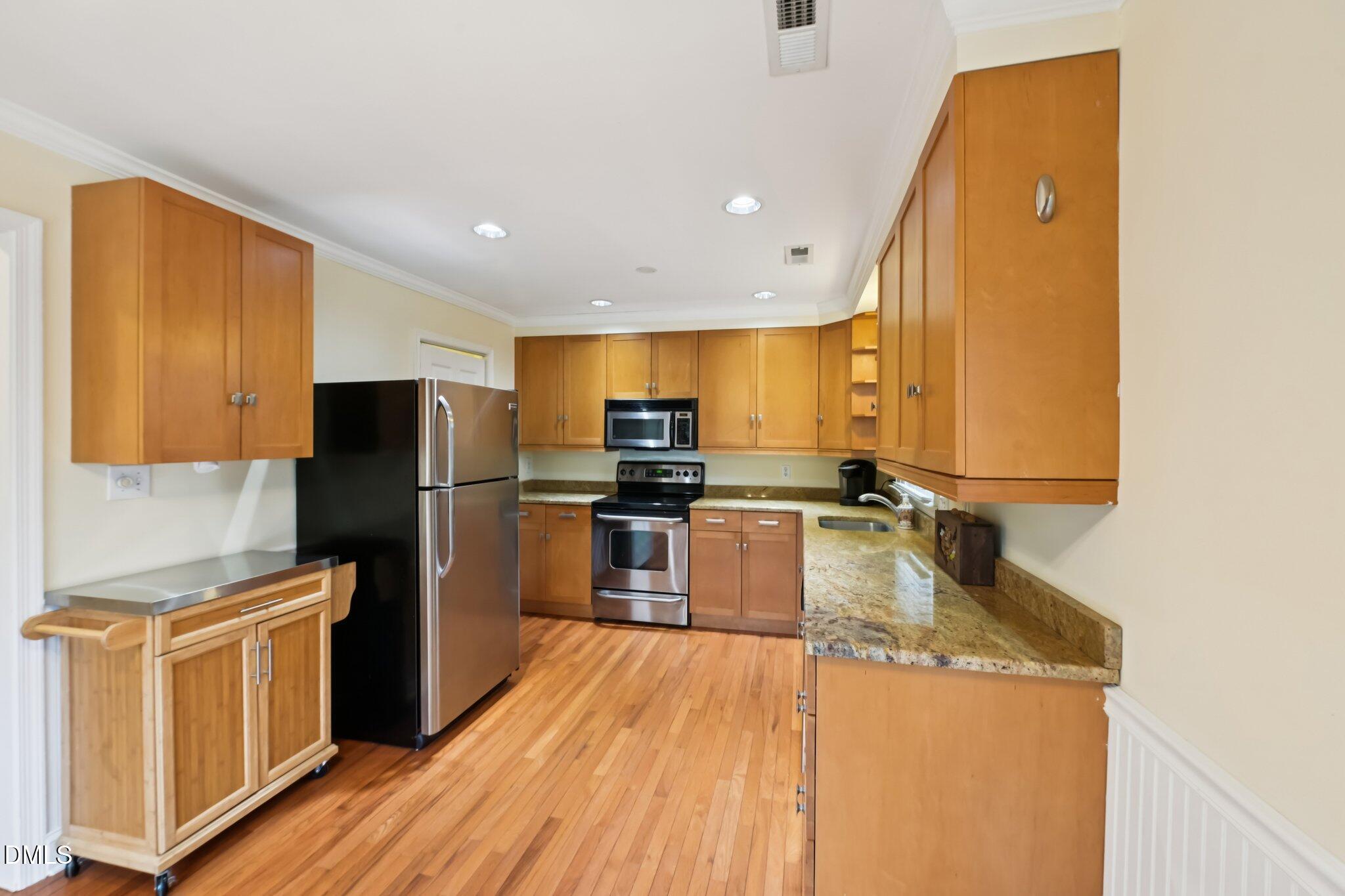 409 Smith Avenue, Unit 105 Chapel Hill, NC 27516 - Photo 13 of 31 15-web-or-mls-Smith Ave 5-S2102-015
