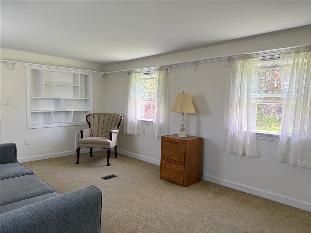 36 Lawrence Court Tiverton, RI 02878 - Photo 4 of 10