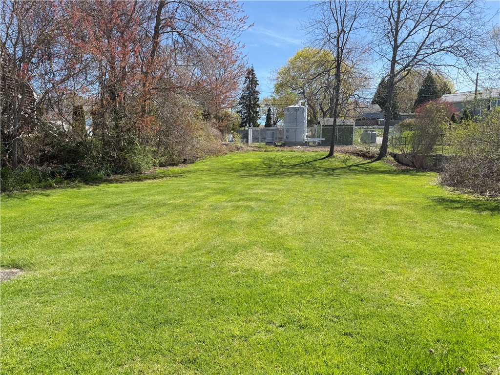 36 Lawrence Court Tiverton, RI 02878 - Photo 9 of 10