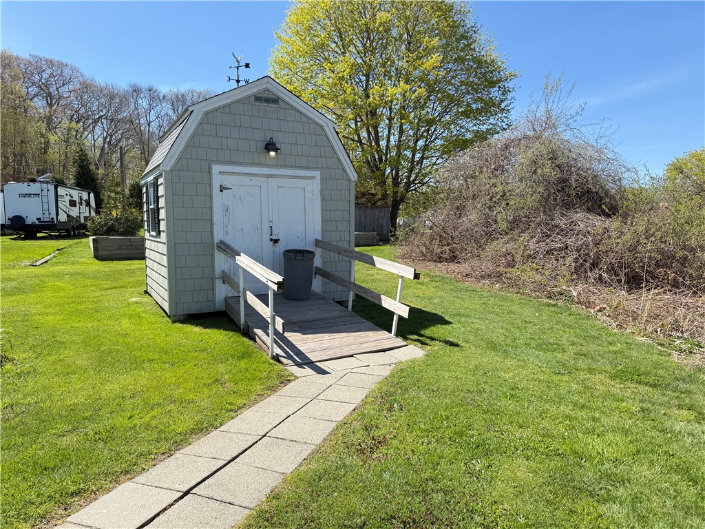 36 Lawrence Court Tiverton, RI 02878 - Photo 10 of 10