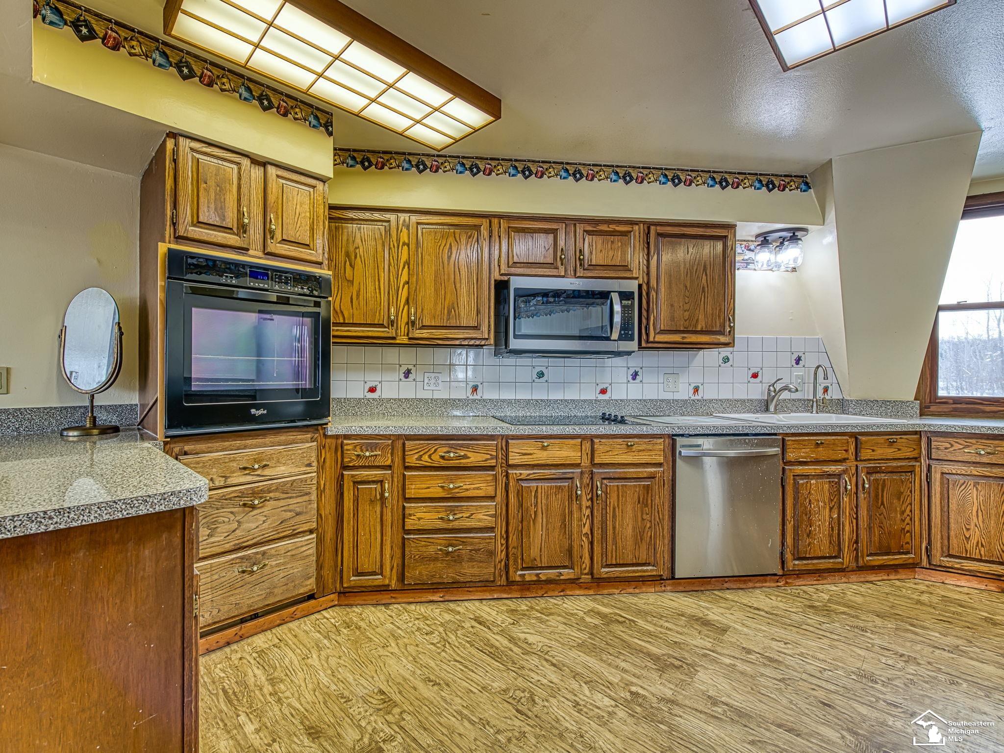 7033 Todd Road Temperance, MI 48182 - Photo 4 of 71 Kitchen