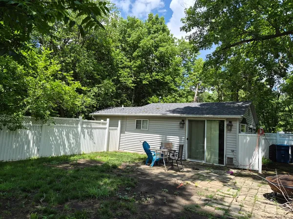 $79,900 | 208 West Street, Utica, IL 61373