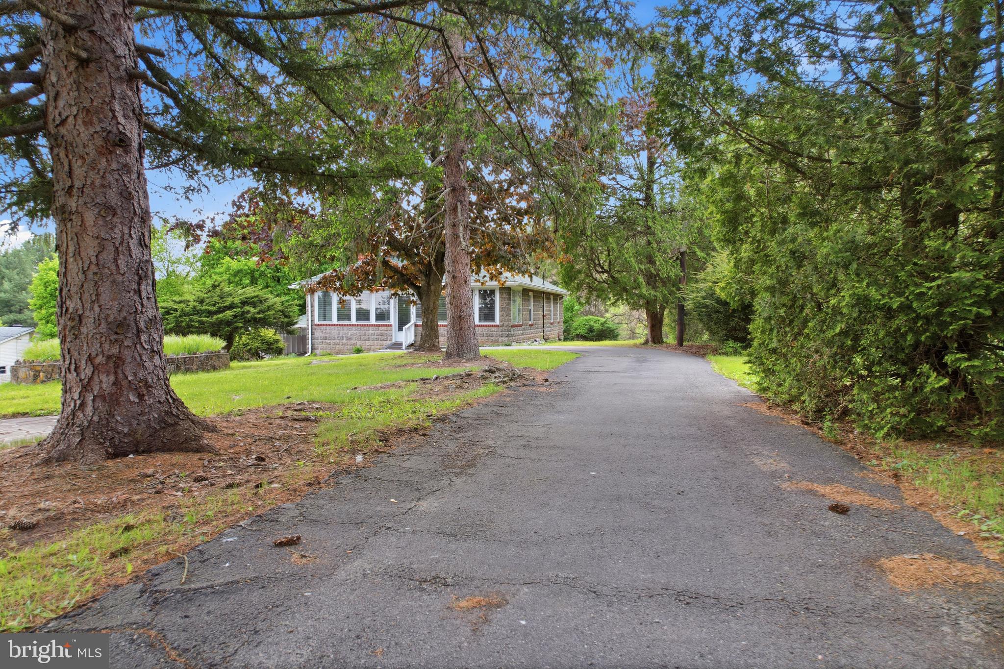 11319 Dehaven Road Northeast Cumberland, MD 21502 - Photo 53 of 66 Driveway