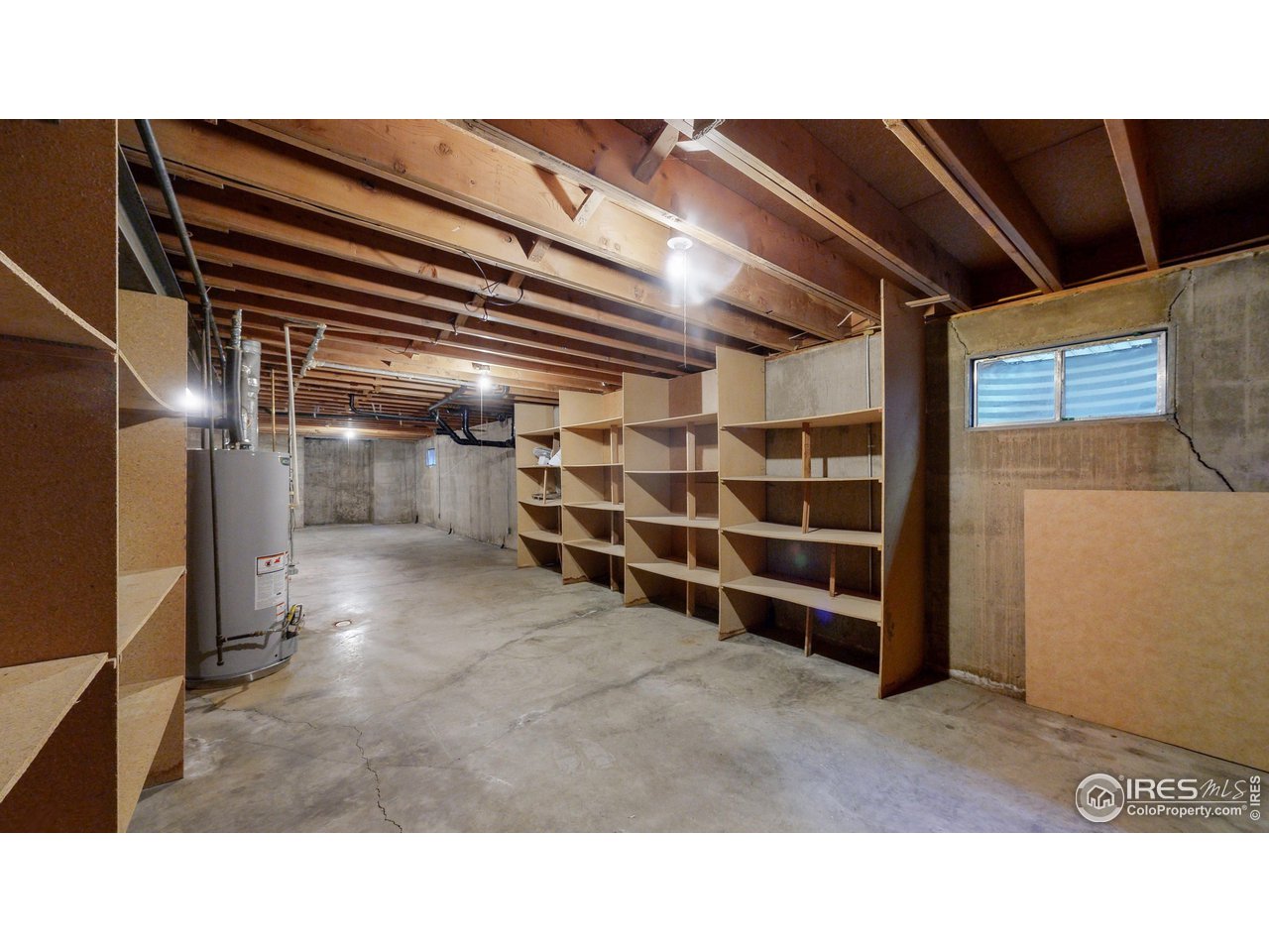2812 Lake Hollow Road Berthoud, CO 80513 - Photo 33 of 39 a black and white photo of a living room