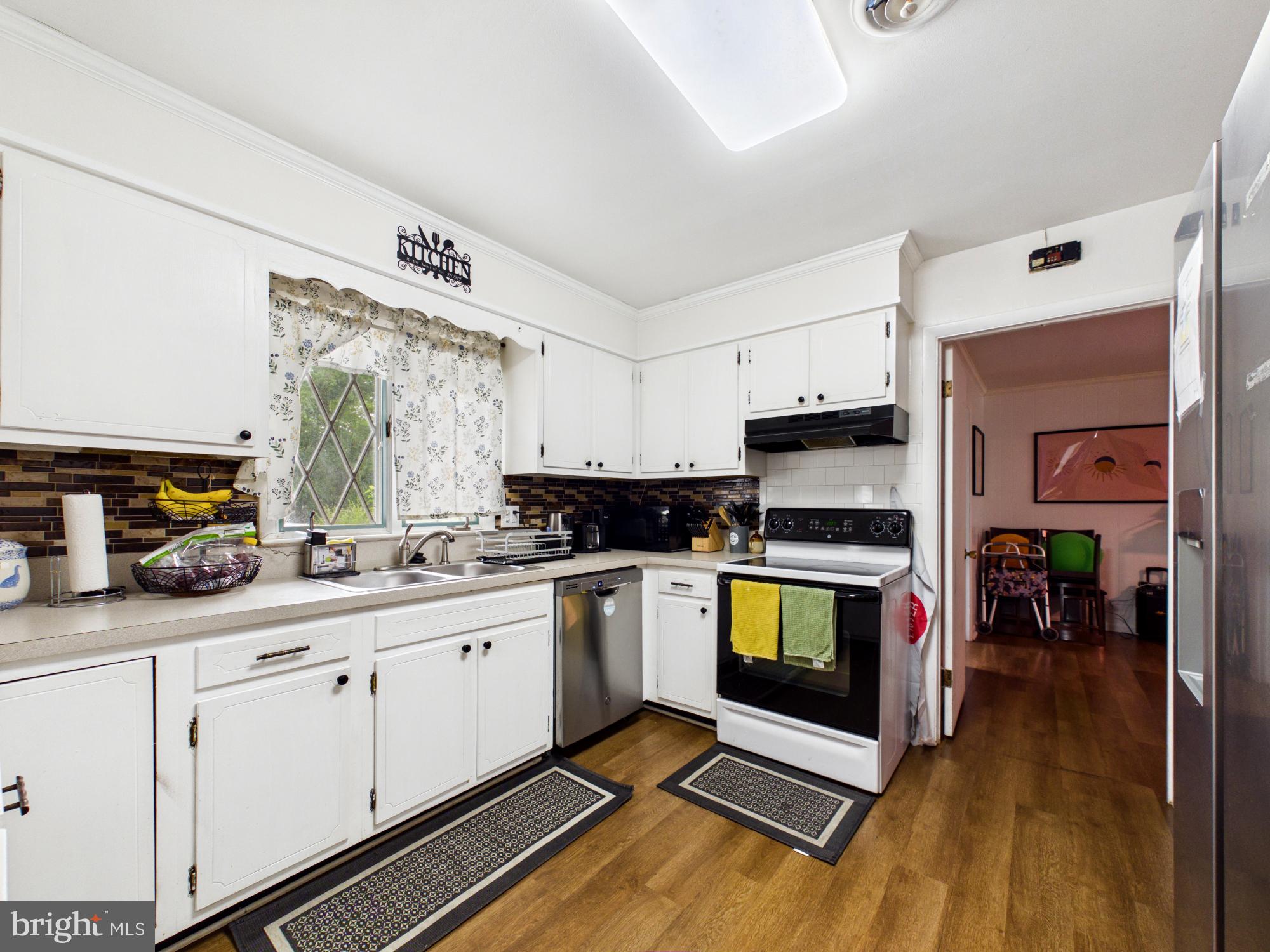 503 Gunby Road Salisbury, MD 21804 - Photo 13 of 36 Charming kitchen with modern touches.