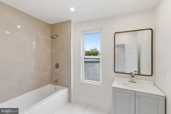 $2,875 | 213 Hermitage Street, Philadelphia, PA 19127