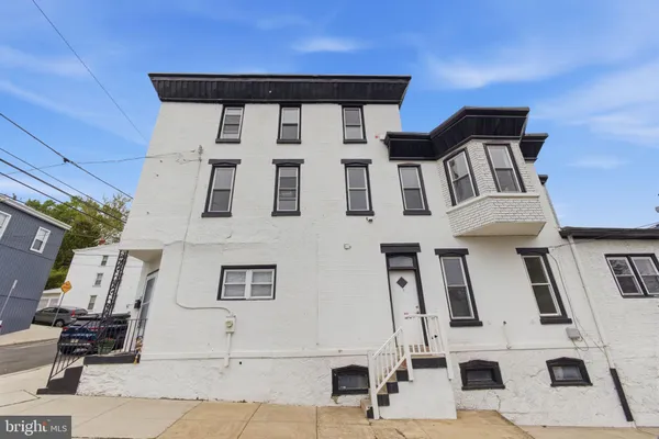 $2,875 | 213 Hermitage Street, Philadelphia, PA 19127