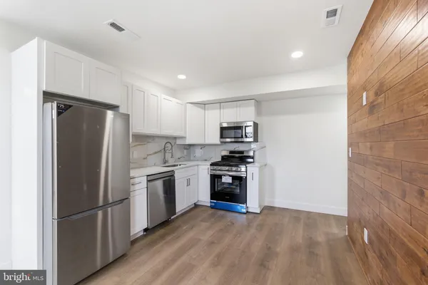$2,875 | 213 Hermitage Street, Philadelphia, PA 19127