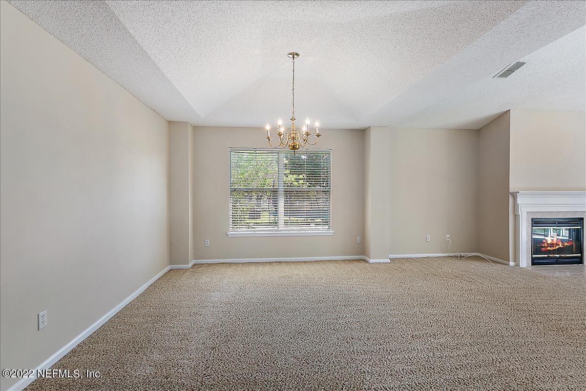 820 Pine Moss Road Jacksonville, FL 32218 - Photo 4 of 22 820 Pine Moss Rd Dining Area