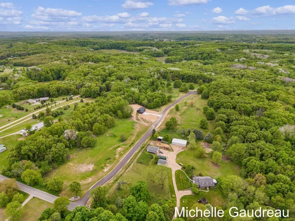 $87,500 | 1 Leaf Lane, Freeport, MI 49325